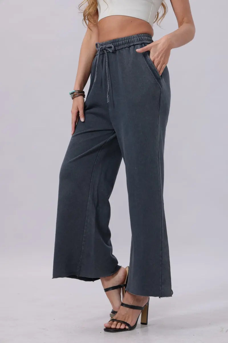 Acid Wash Wide-Leg Sweatpants – Relaxed Fit with Raw Hem