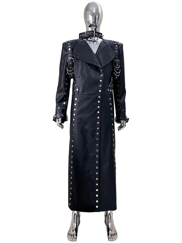 Black trench coat with silver studs on a mannequin against a light gray background, featuring the brand 'mauroicardi'.