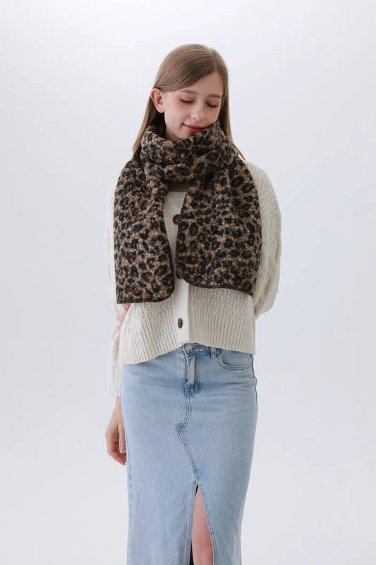 Leopard Print Woven Scarf – Animal Pattern Accent 🐆✨