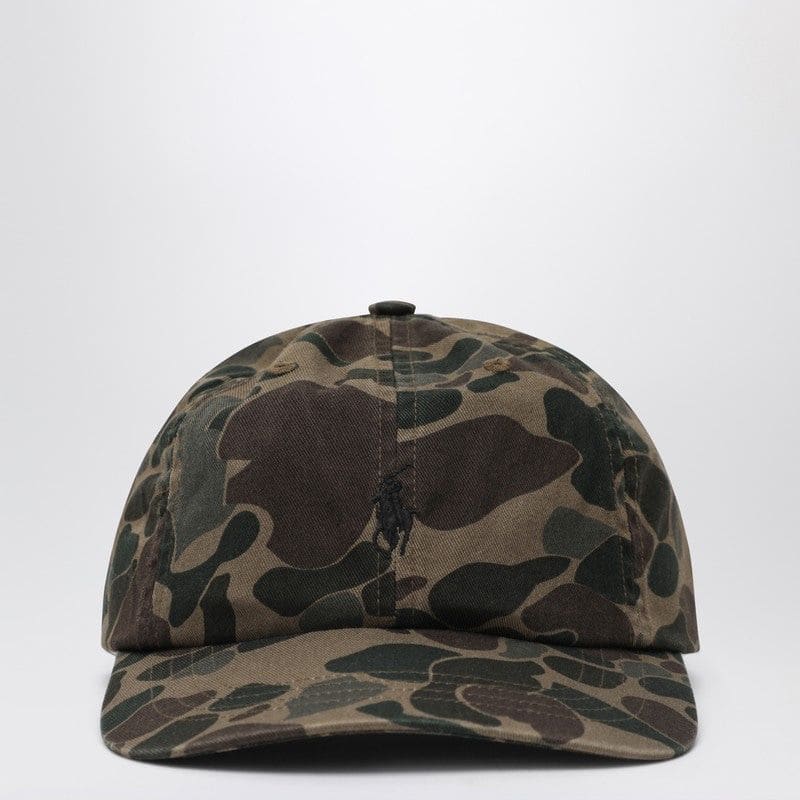 Camouflage-patterned baseball cap on a white background